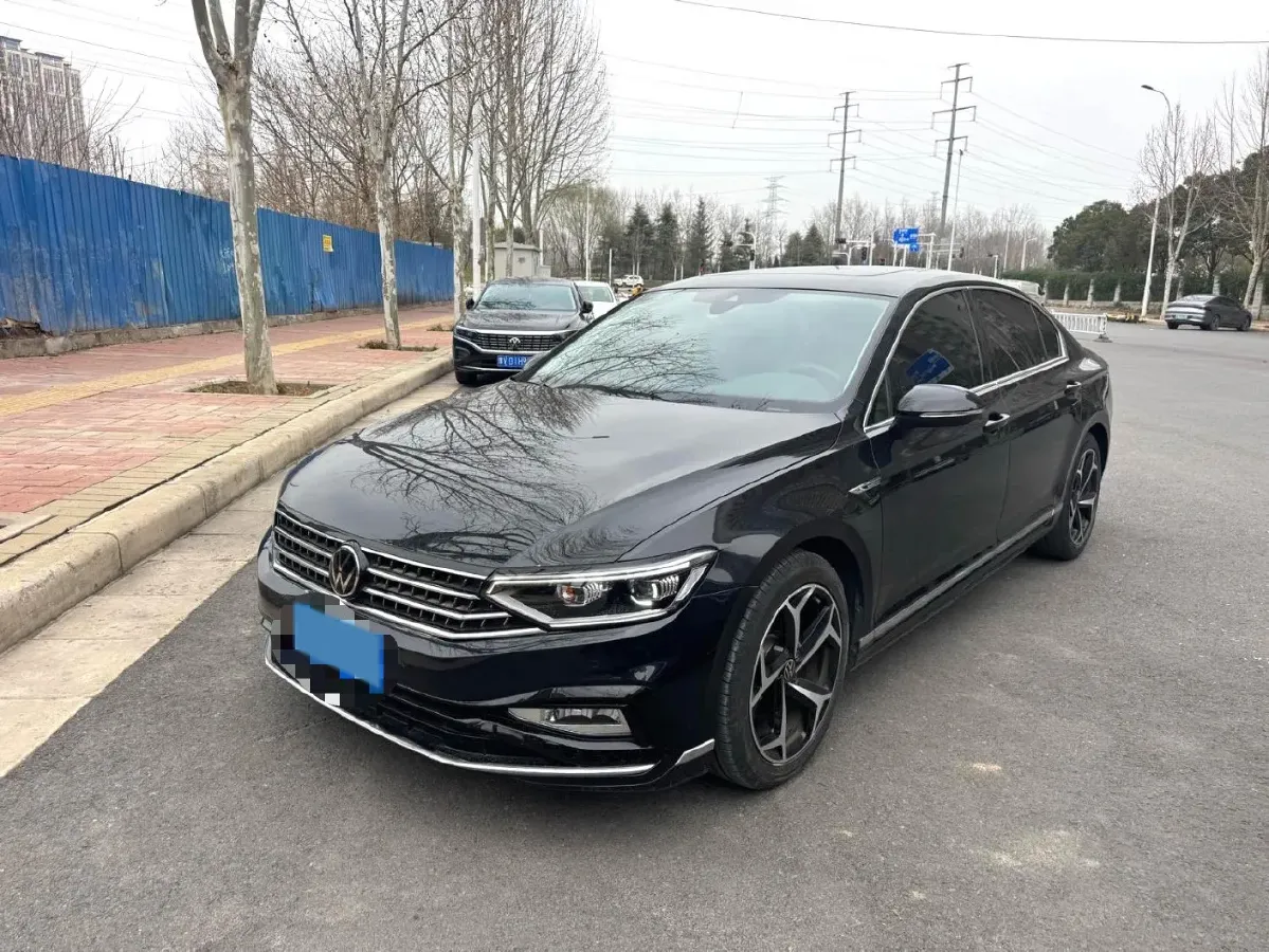 2023 Volkswagen Magotan 2.0T 186HP L4 7DCT,autocango,china used car exporter,china ev exporter,chinese used car exporter,chinese used ev exporter