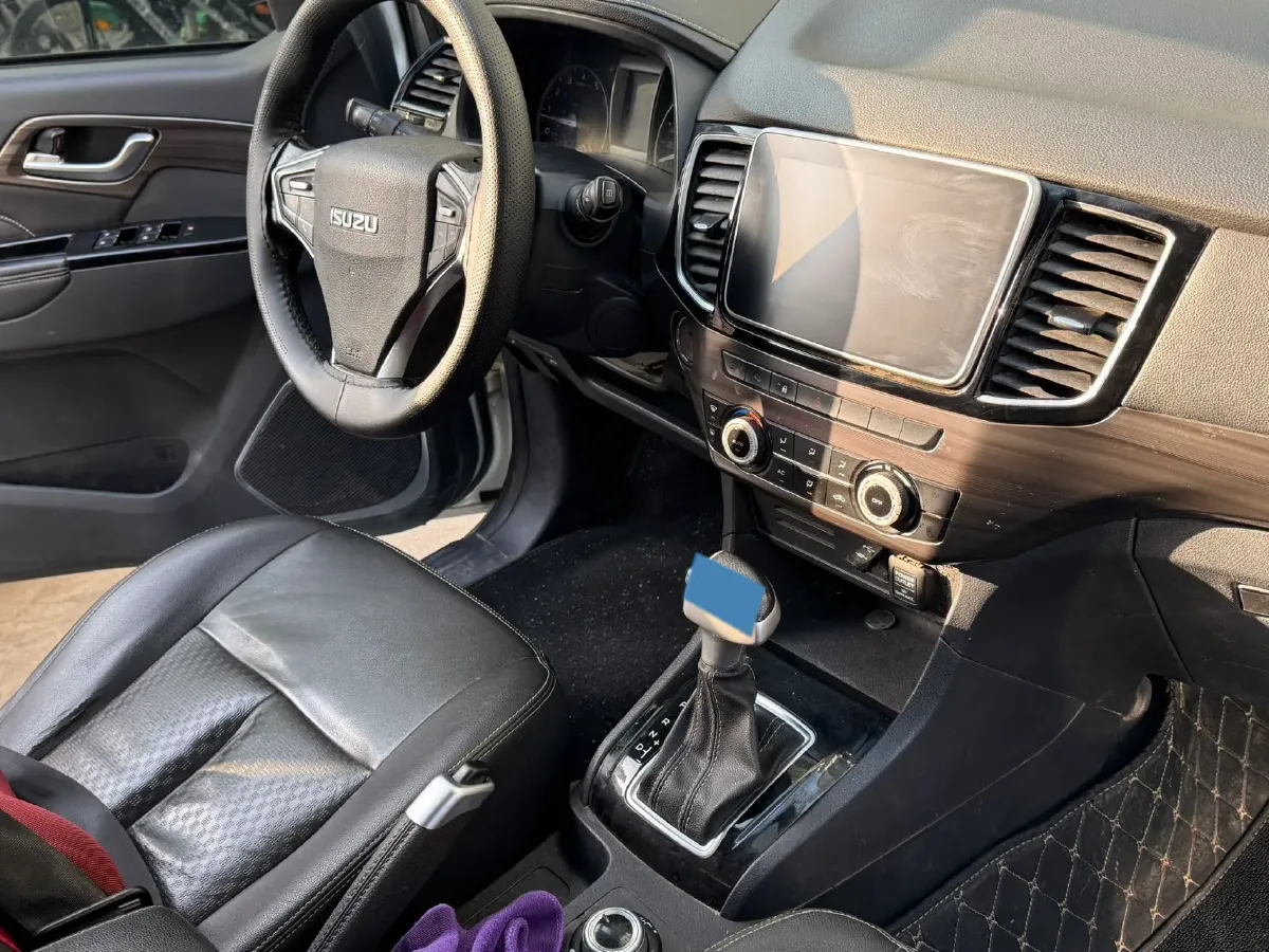 2019 Isuzu D-MAX 3.0T 177HP L4 6AT,autocango,china used car exporter,china ev exporter,chinese used car exporter,chinese used ev exporter