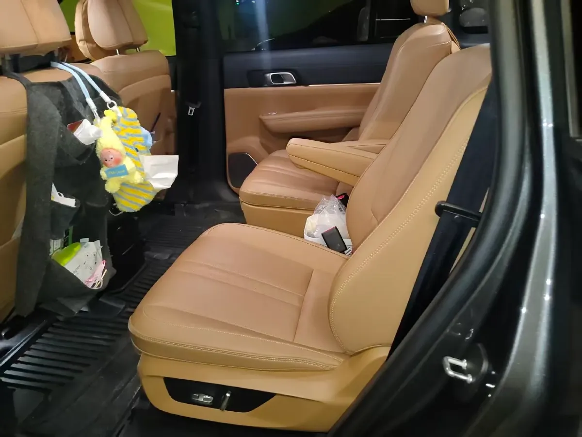 2020 Li ONE Range Extended 131HP REEV 40.5KWH,autocango,china used car exporter,china ev exporter,chinese used car exporter,chinese used ev exporter