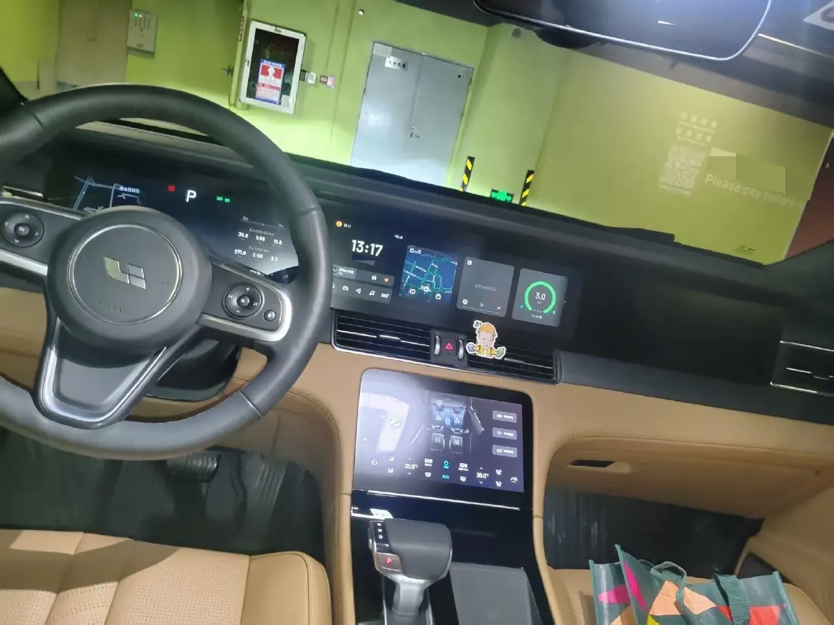 2020 Li ONE Range Extended 131HP REEV 40.5KWH,autocango,china used car exporter,china ev exporter,chinese used car exporter,chinese used ev exporter