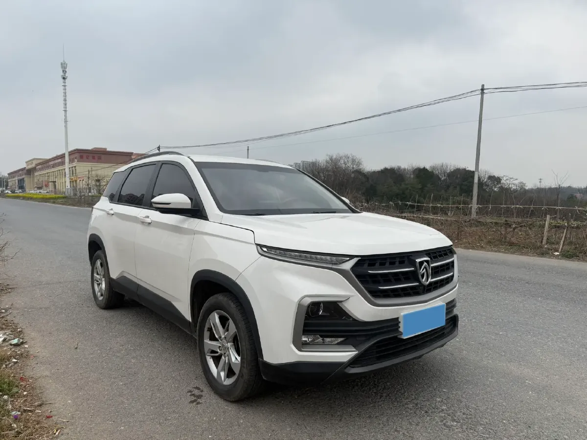 2018 BaoJun 530 1.5T 150HP L4 6MT,autocango,china used car exporter,china ev exporter,chinese used car exporter,chinese used ev exporter