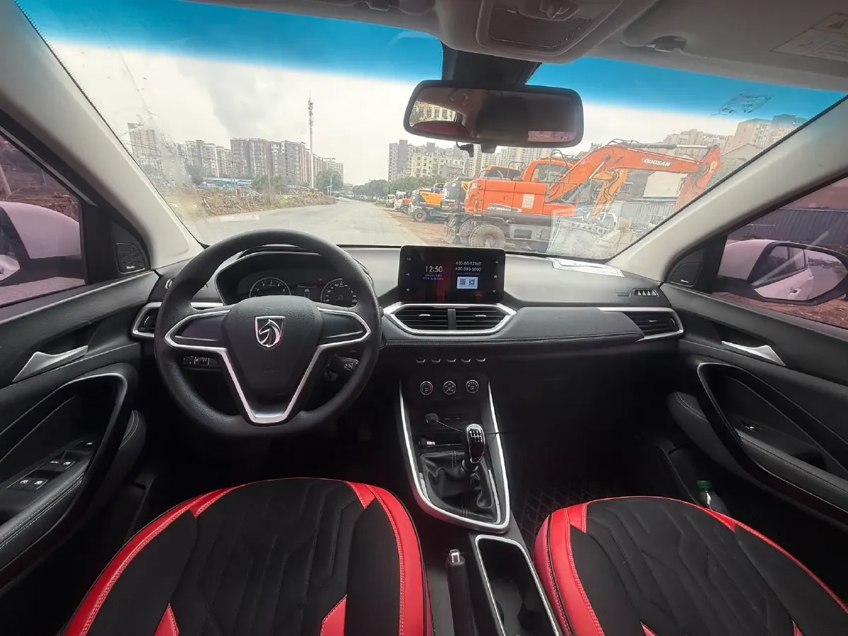 2018 BaoJun 530 1.5T 150HP L4 6MT,autocango,china used car exporter,china ev exporter,chinese used car exporter,chinese used ev exporter