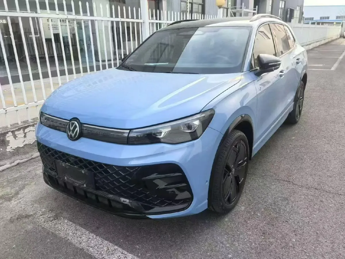 2024 Volkswagen Tiguan L 2.0T 220HP L4 7DCT,autocango,china used car exporter,china ev exporter,chinese used car exporter,chinese used ev exporter
