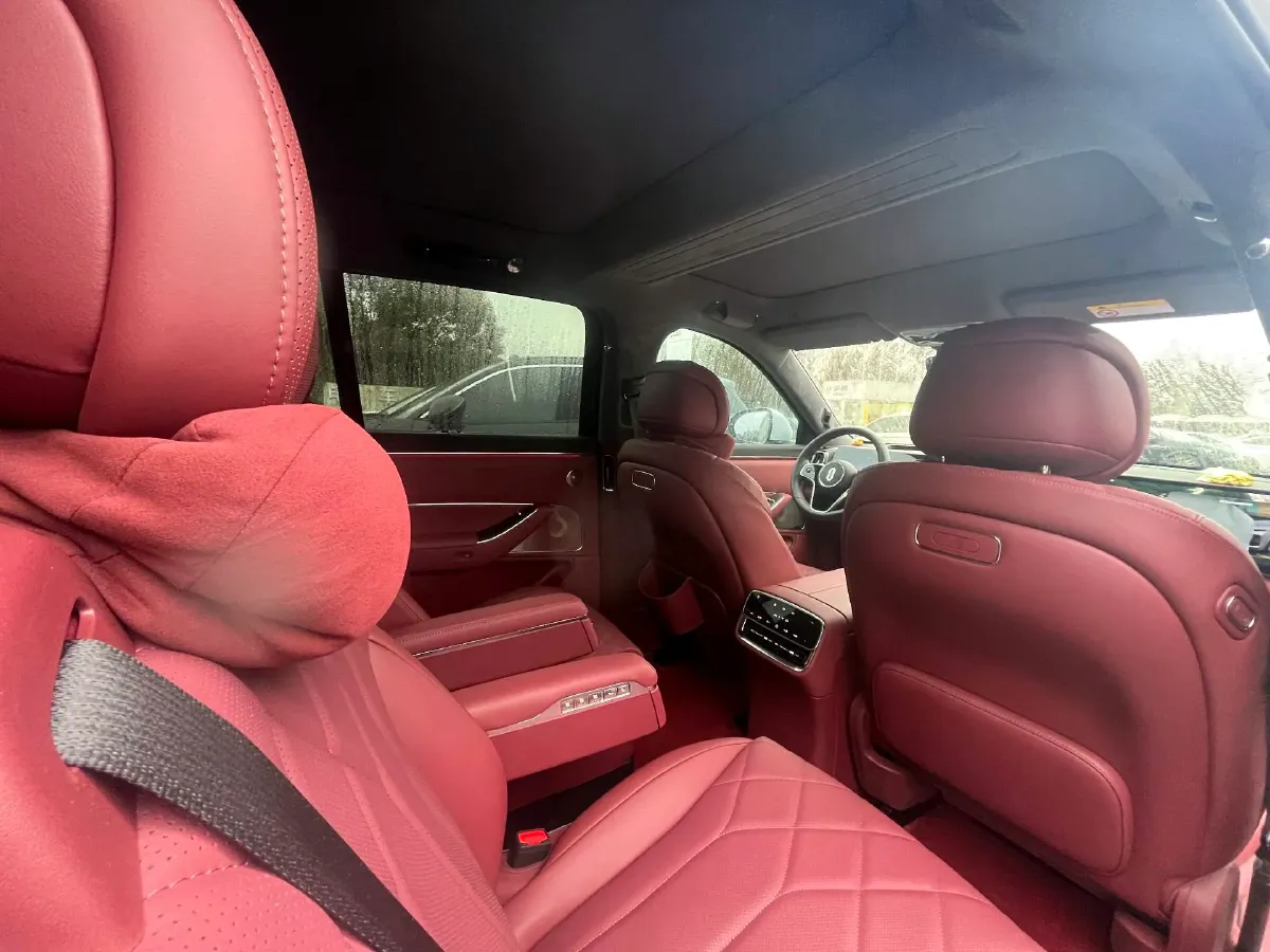 2025 AITO AITO M8 REEV 160HP REEV 53.4KWH,autocango,china used car exporter,china ev exporter,chinese used car exporter,chinese used ev exporter