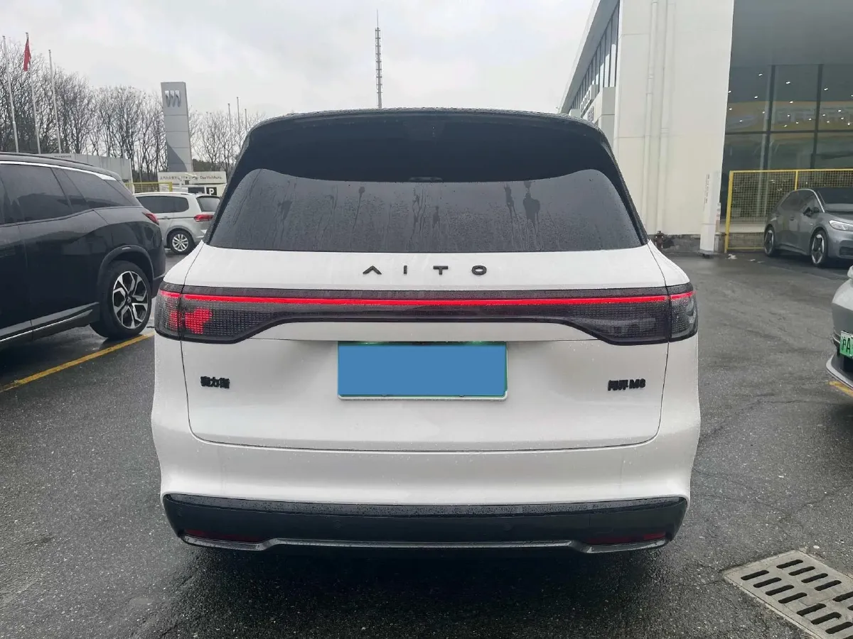 2025 AITO AITO M8 REEV 160HP REEV 53.4KWH,autocango,china used car exporter,china ev exporter,chinese used car exporter,chinese used ev exporter