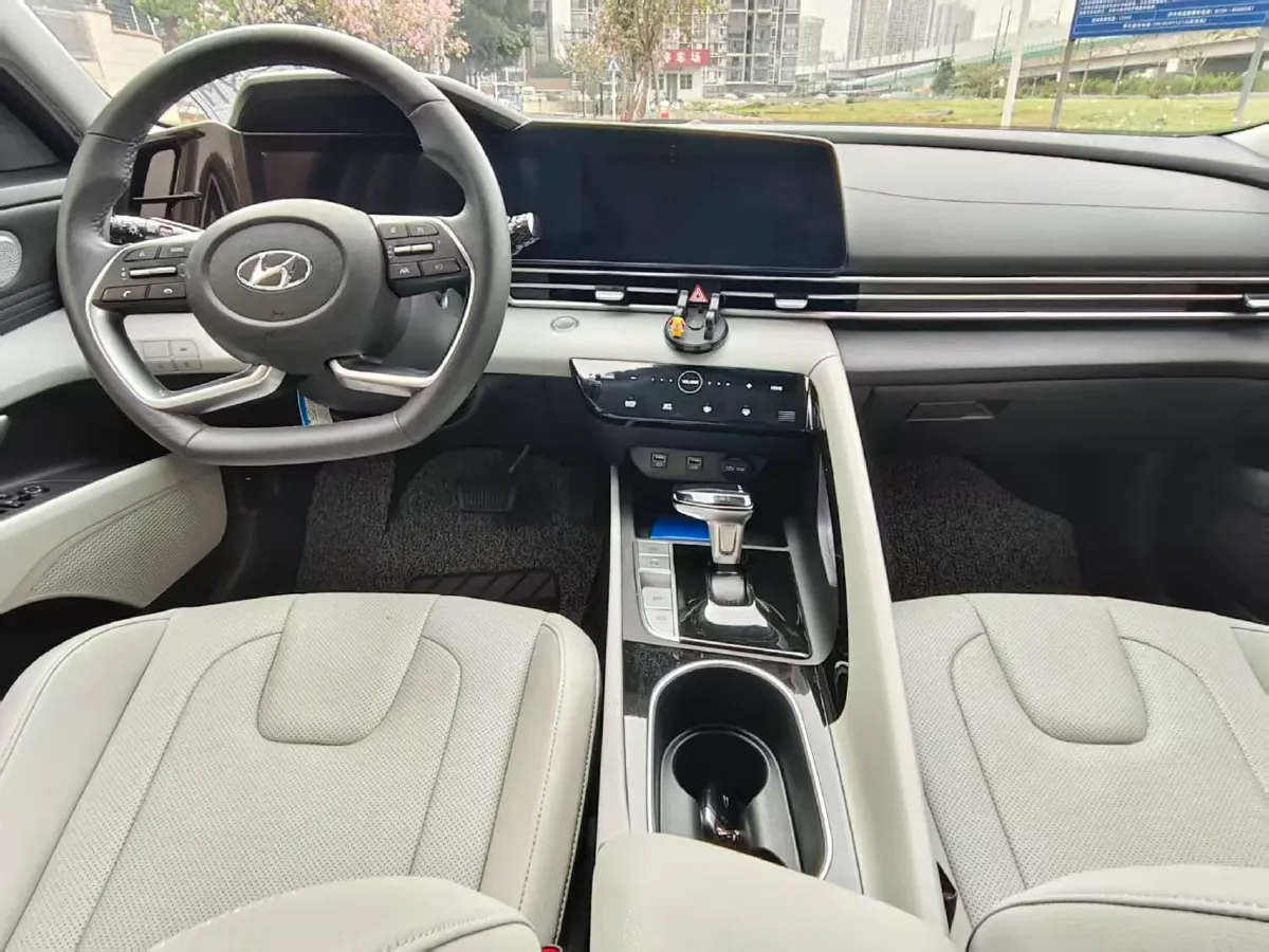 2021 Hyundai Elantra 1.5L 115HP L4 CVT,autocango,china used car exporter,china ev exporter,chinese used car exporter,chinese used ev exporter