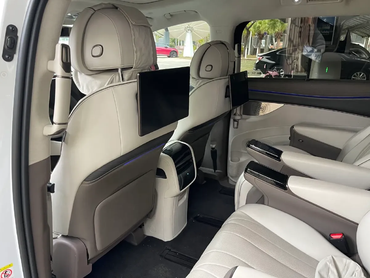 2022 Mercedes-Benz GLC Class 2.0T 197HP L4 9AT,autocango,china used car exporter,china ev exporter,chinese used car exporter,chinese used ev exporter