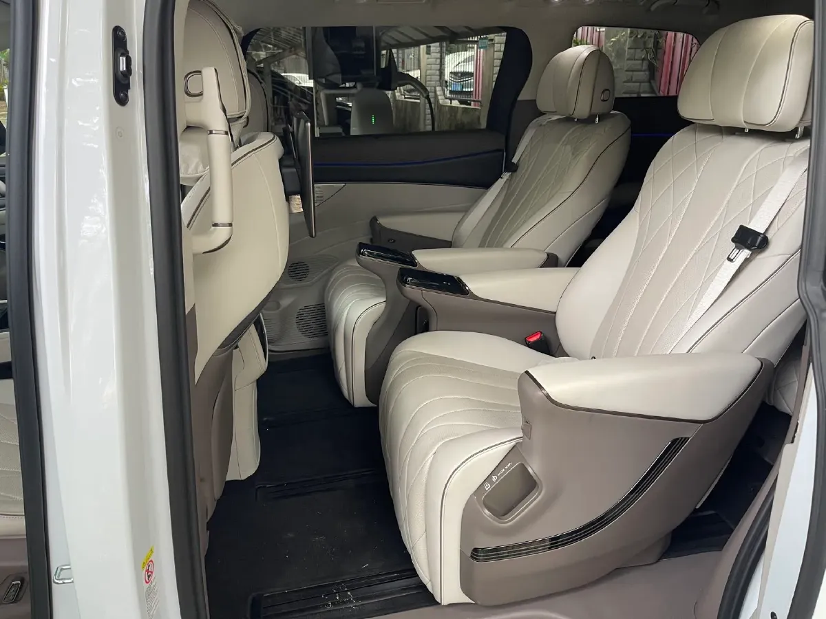 2022 Mercedes-Benz GLC Class 2.0T 197HP L4 9AT,autocango,china used car exporter,china ev exporter,chinese used car exporter,chinese used ev exporter