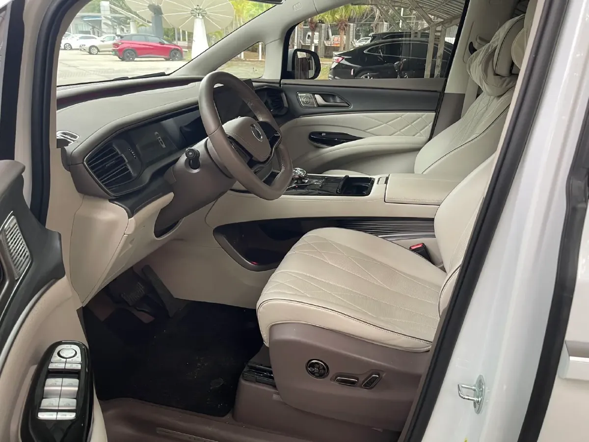 2022 Mercedes-Benz GLC Class 2.0T 197HP L4 9AT,autocango,china used car exporter,china ev exporter,chinese used car exporter,chinese used ev exporter