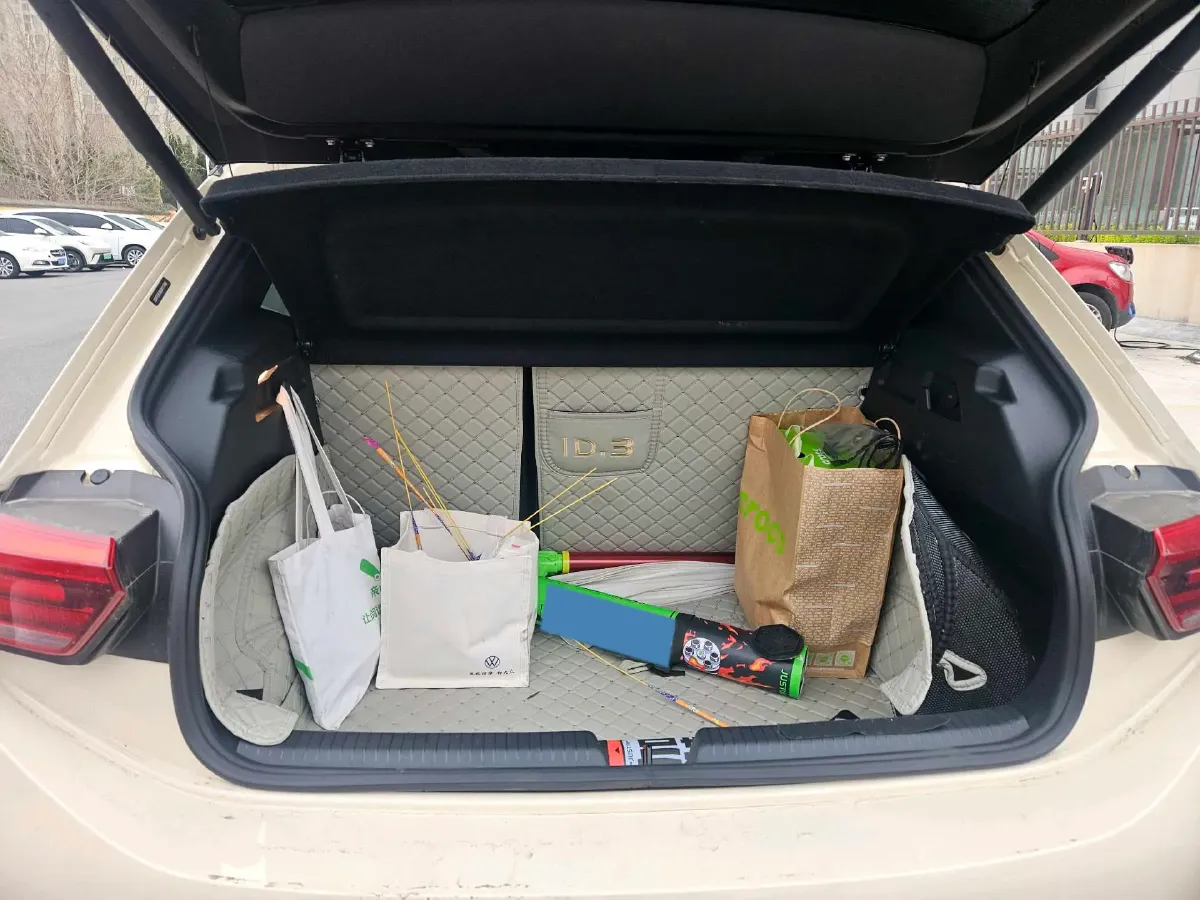 2025 Volkswagen ID.3 BEV 53.6KWH,autocango,china used car exporter,china ev exporter,chinese used car exporter,chinese used ev exporter