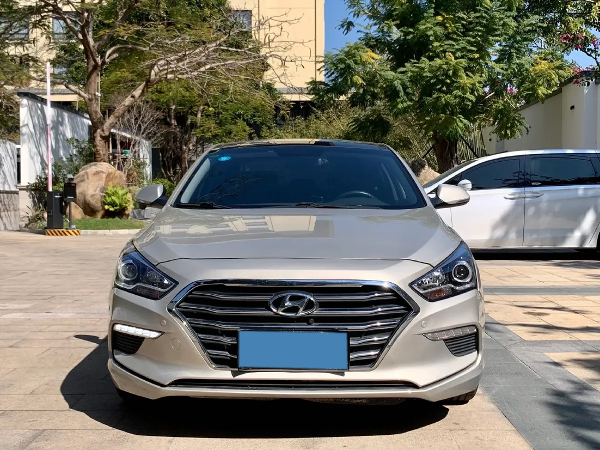 2017 Hyundai Mistra 1.6T 175HP L4 7DCT,autocango,china used car exporter,china ev exporter,chinese used car exporter,chinese used ev exporter