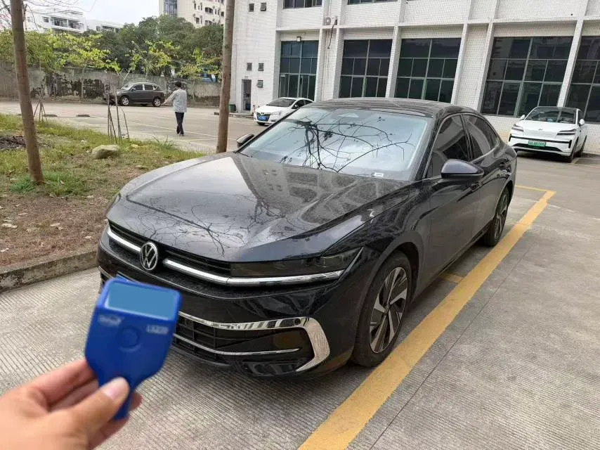 2024 Volkswagen Magotan 1.5T 160HP L4 7DCT,autocango,china used car exporter,china ev exporter,chinese used car exporter,chinese used ev exporter