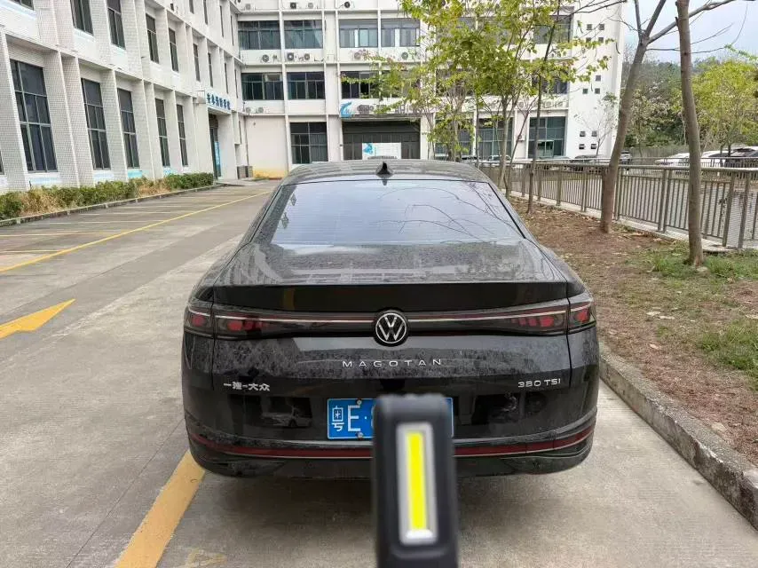 2024 Volkswagen Magotan 1.5T 160HP L4 7DCT,autocango,china used car exporter,china ev exporter,chinese used car exporter,chinese used ev exporter
