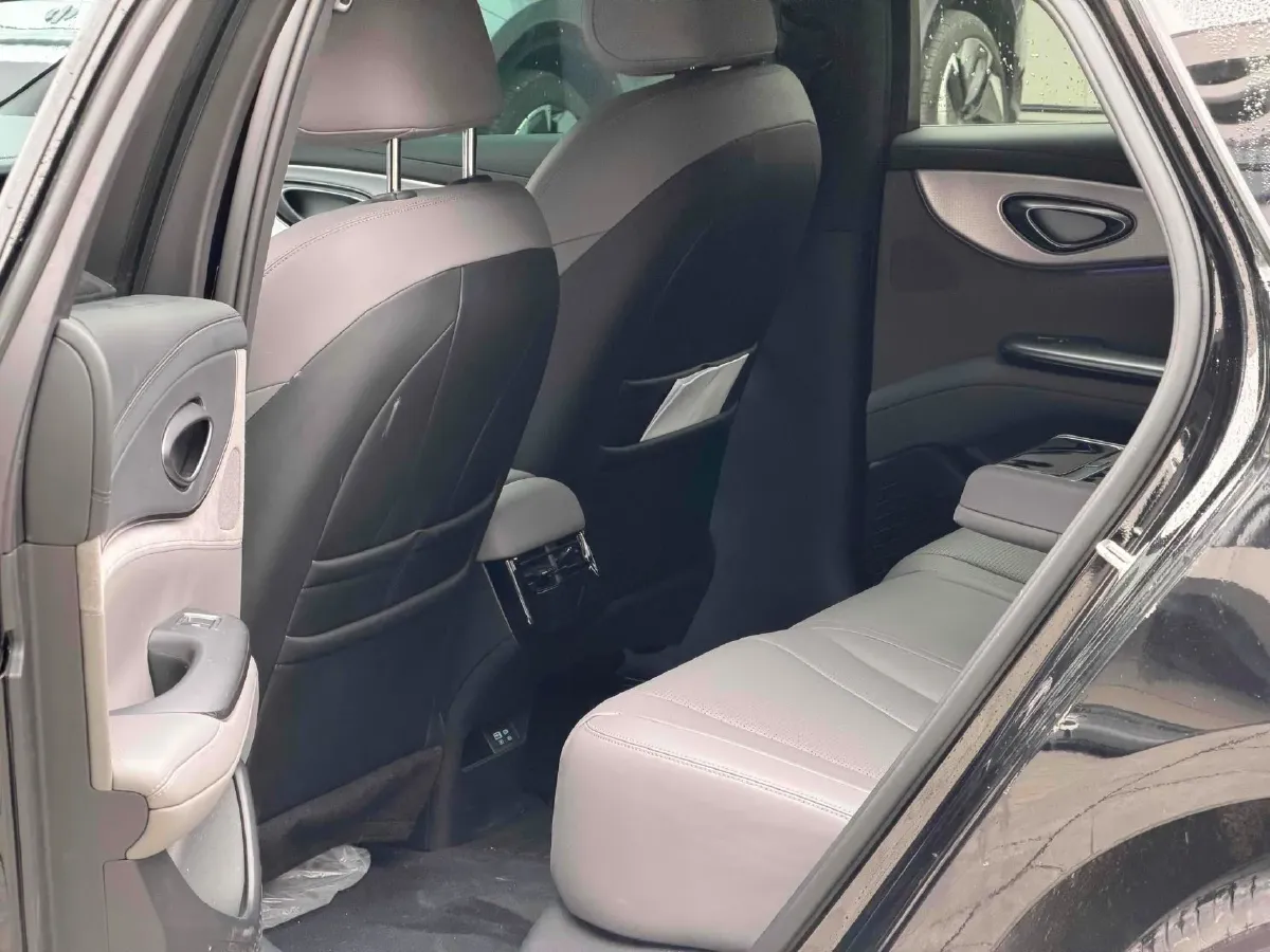 2025 BYD Seal07 DM-i 1.5L 101HP L4 E-CVT PHEV 17.6KWH,autocango,china used car exporter,china ev exporter,chinese used car exporter,chinese used ev exporter