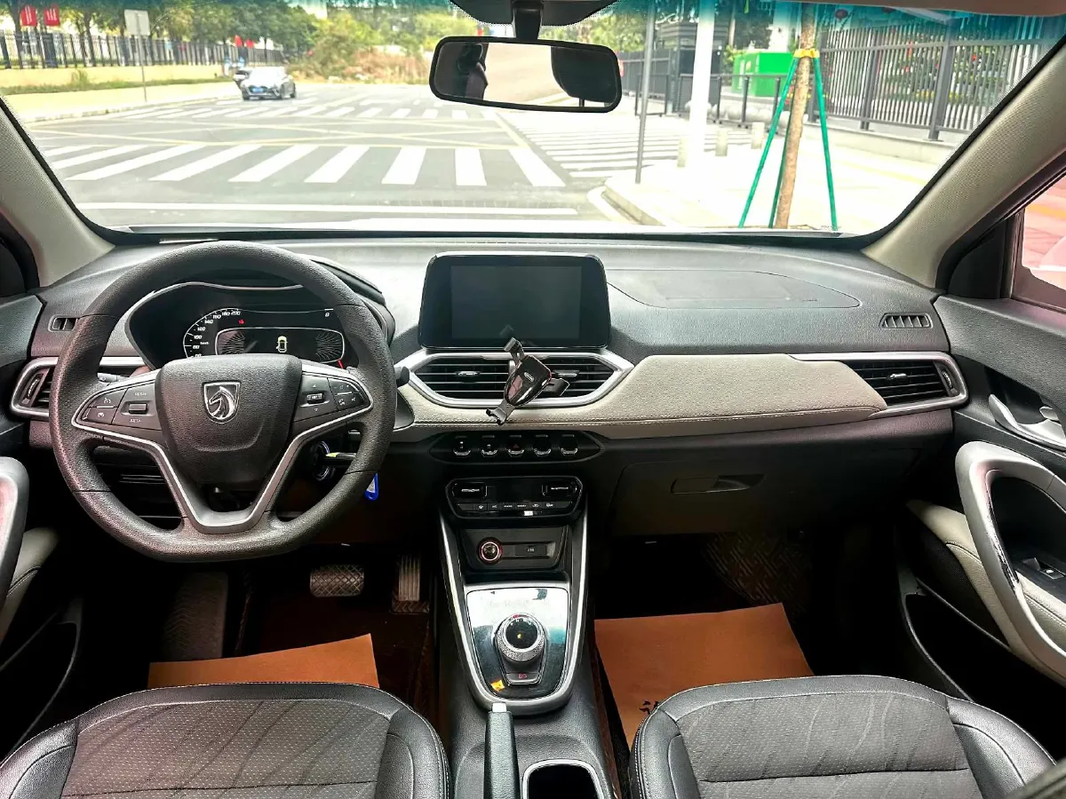 2017 BaoJun 510 1.5L 112HP L4 6MT,autocango,china used car exporter,china ev exporter,chinese used car exporter,chinese used ev exporter