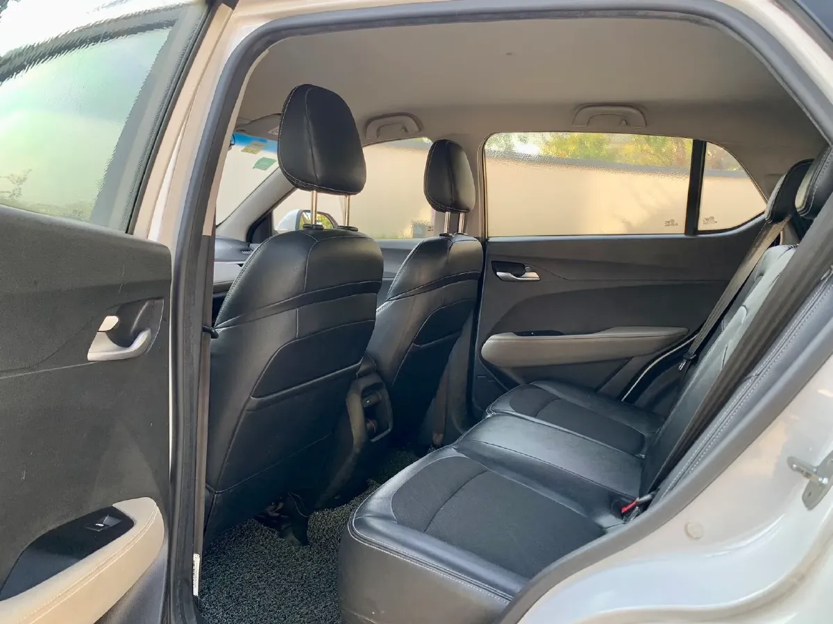 2017 HaiMa S5 Young Edition 1.6L 122HP L4 5MT,autocango,china used car exporter,china ev exporter,chinese used car exporter,chinese used ev exporter