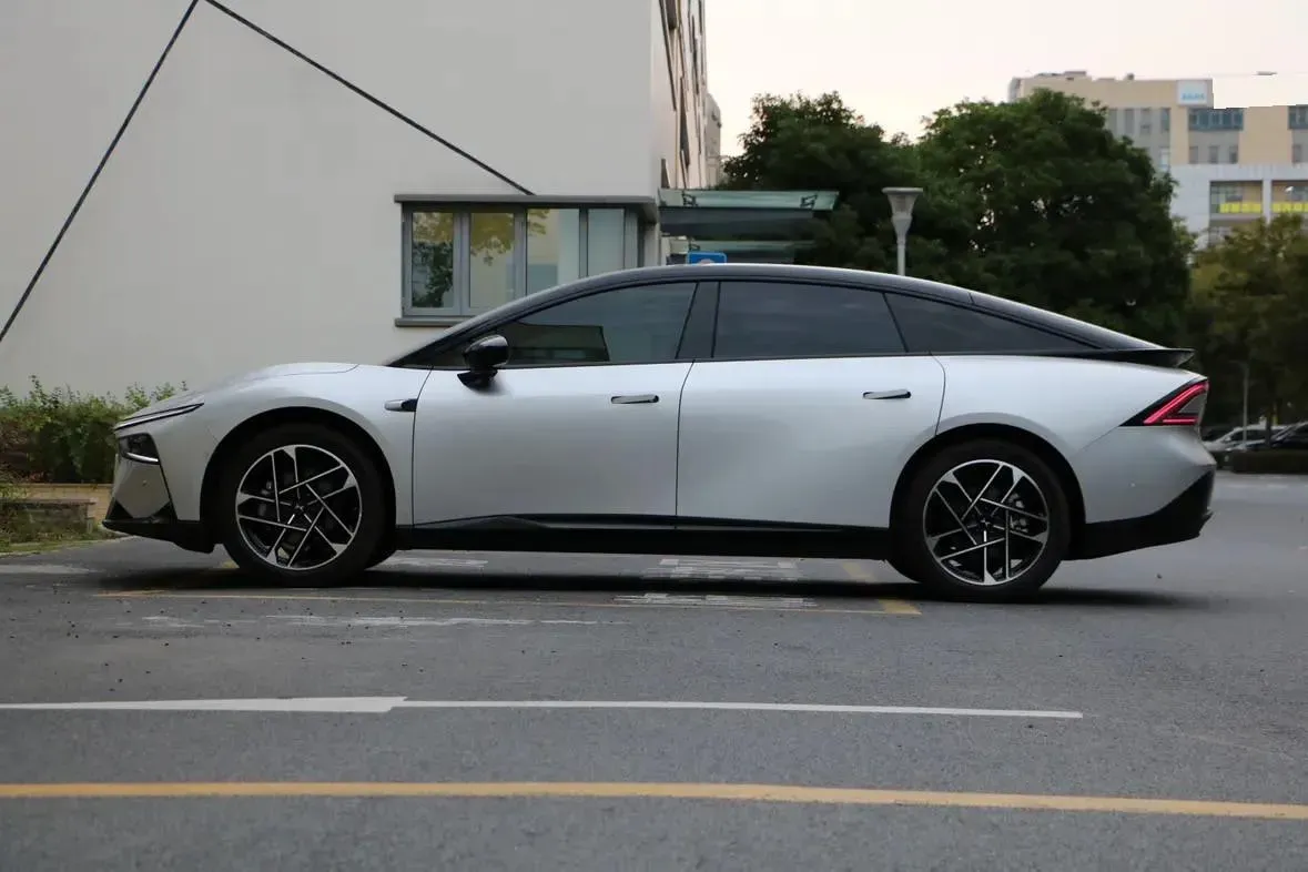 2024 Xpeng P7+ BEV 60.7KWH,autocango,china used car exporter,china ev exporter,chinese used car exporter,chinese used ev exporter