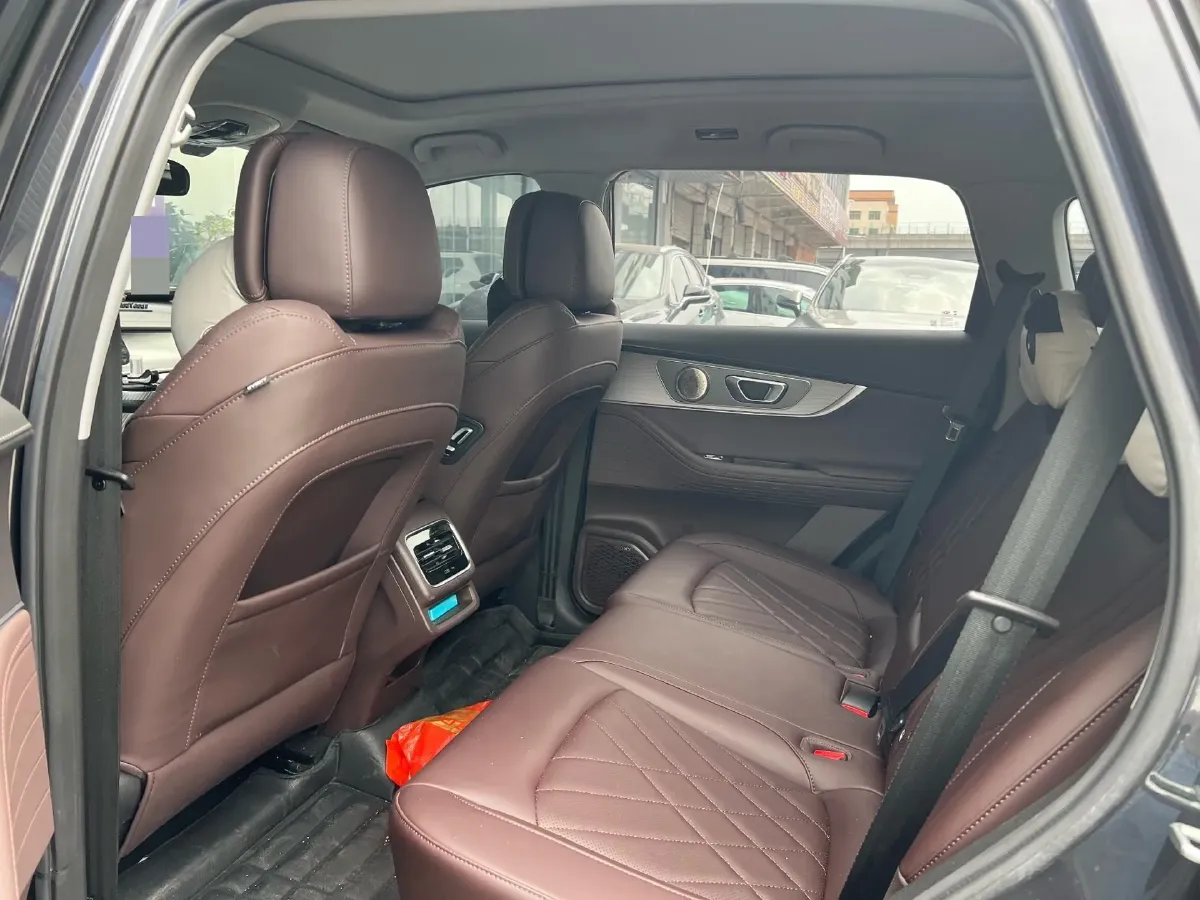 2024 Chery Tiggo 8 Plus 1.6T 197HP L4 7DCT,autocango,china used car exporter,china ev exporter,chinese used car exporter,chinese used ev exporter