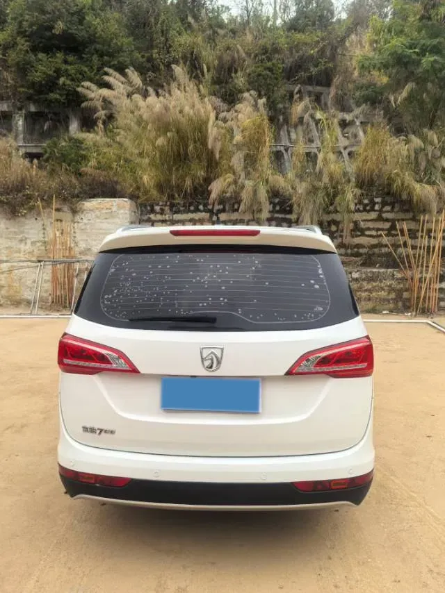 2017 BaoJun 730 1.5T 150HP L4 6MT,autocango,china used car exporter,china ev exporter,chinese used car exporter,chinese used ev exporter