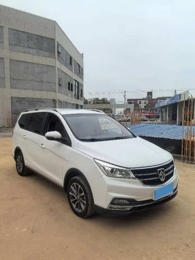 2017 BaoJun 730 1.5T 150HP L4 6MT,autocango,china used car exporter,china ev exporter,chinese used car exporter,chinese used ev exporter