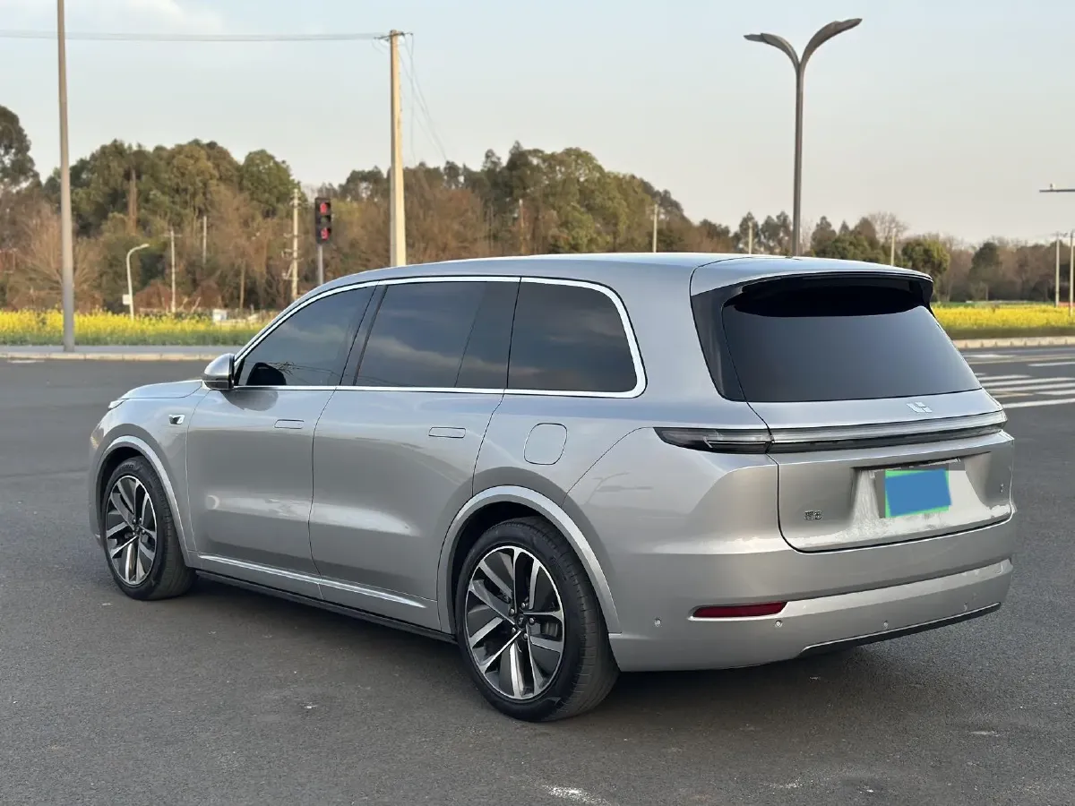 2022 Li L9 Range Extended 154HP REEV 42.6KWH,autocango,china used car exporter,china ev exporter,chinese used car exporter,chinese used ev exporter