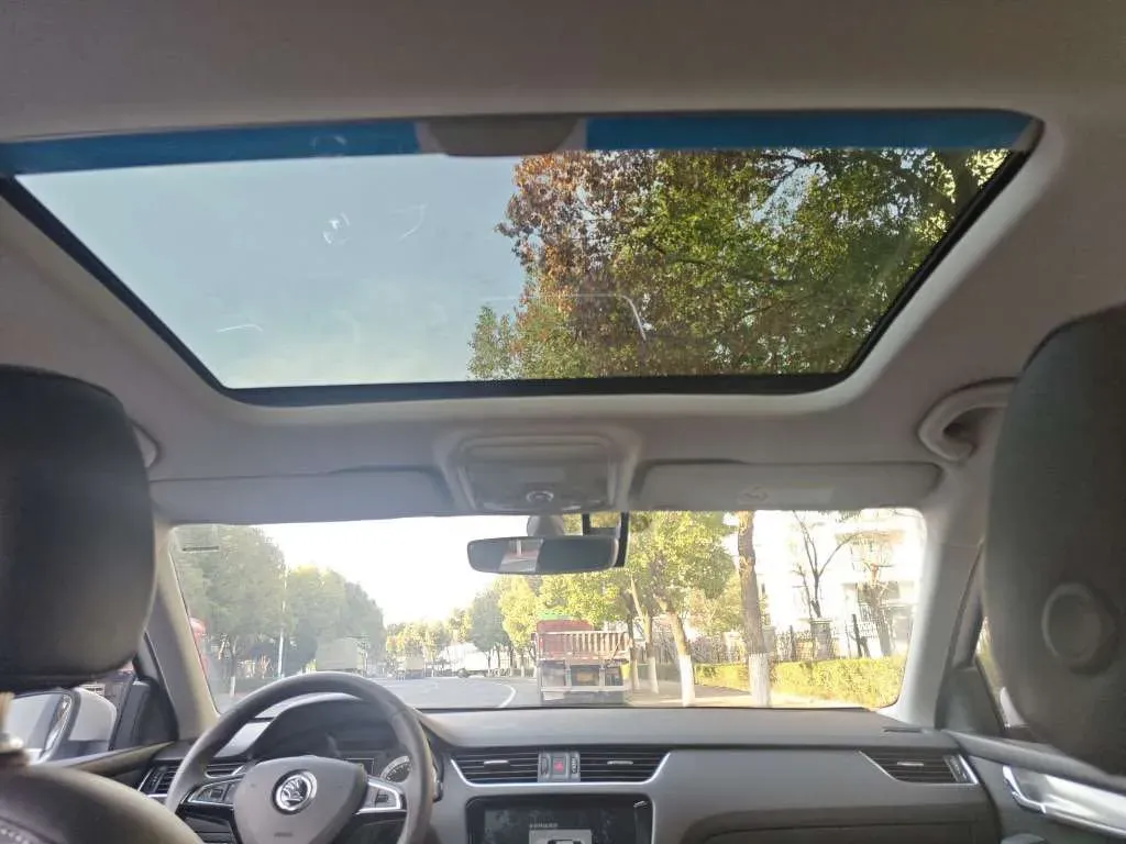 2020 Skoda Octavia 1.2T 116HP L4 7DCT,autocango,china used car exporter,china ev exporter,chinese used car exporter,chinese used ev exporter