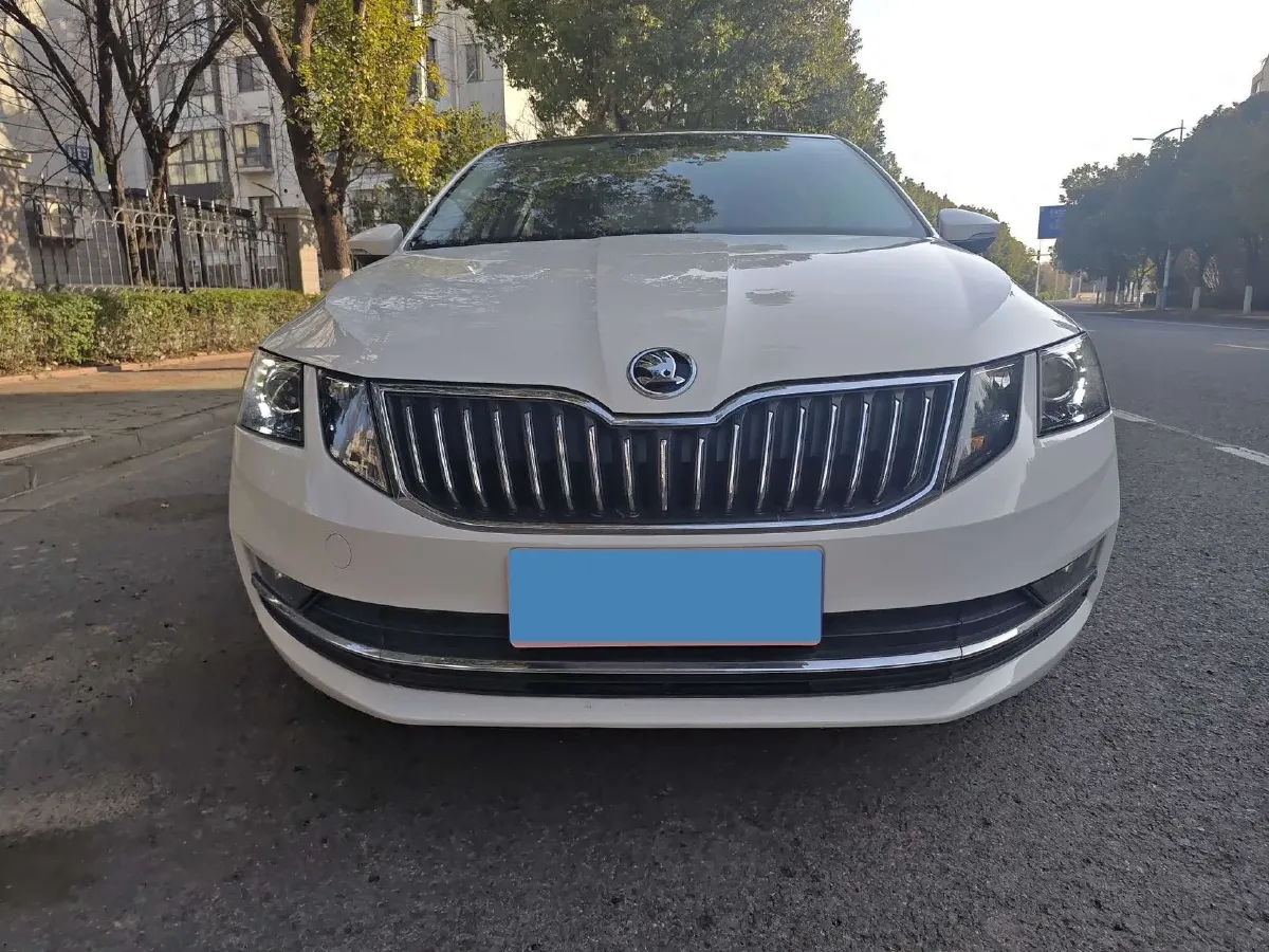 2020 Skoda Octavia 1.2T 116HP L4 7DCT,autocango,china used car exporter,china ev exporter,chinese used car exporter,chinese used ev exporter