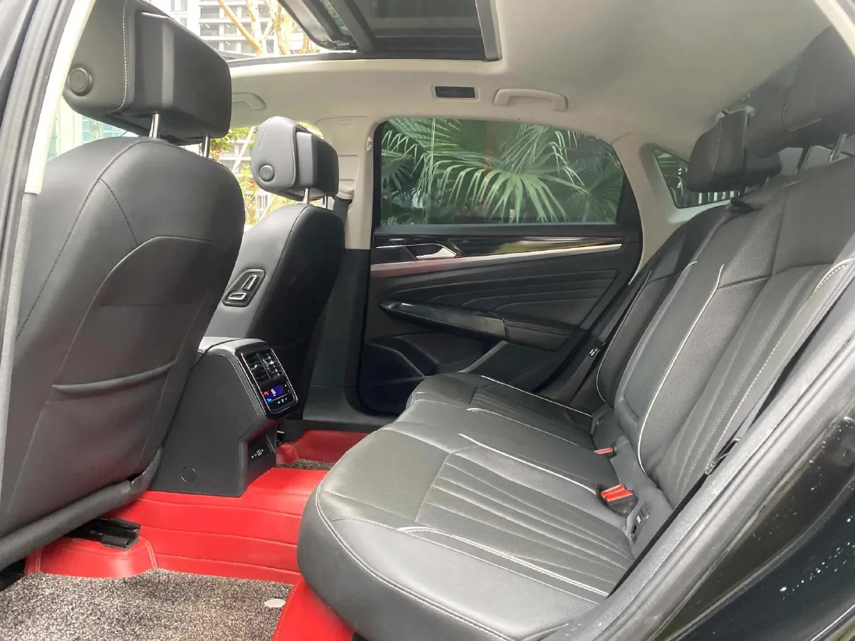 2024 Volkswagen Passat 2.0T 220HP L4 7DCT,autocango,china used car exporter,china ev exporter,chinese used car exporter,chinese used ev exporter