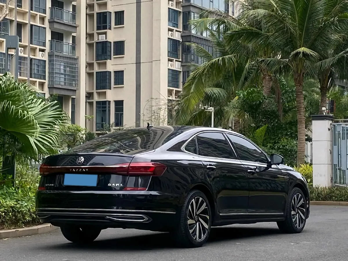 2024 Volkswagen Passat 2.0T 220HP L4 7DCT,autocango,china used car exporter,china ev exporter,chinese used car exporter,chinese used ev exporter
