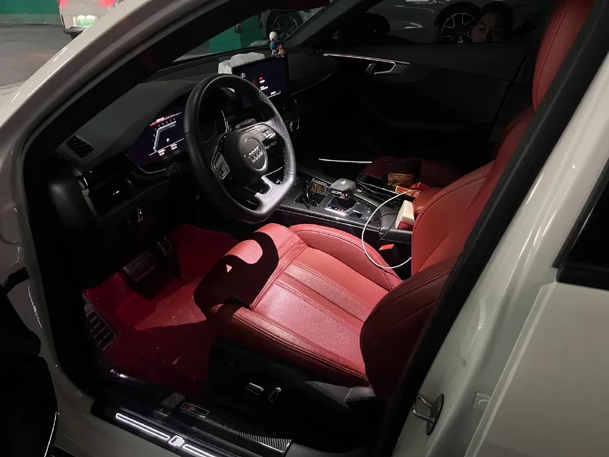 2024 Audi A4L 2.0T 190HP L4 7DCT,autocango,china used car exporter,china ev exporter,chinese used car exporter,chinese used ev exporter