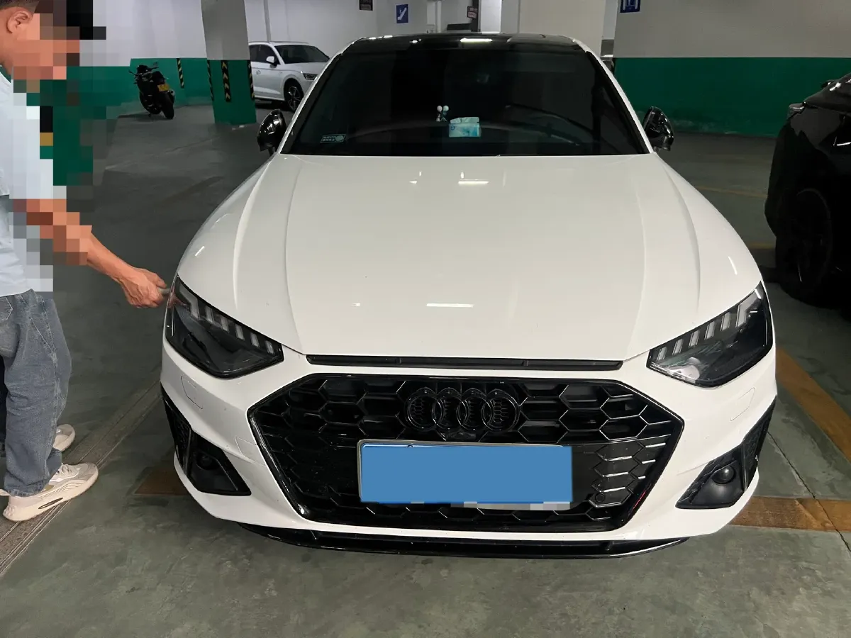 2024 Audi A4L 2.0T 190HP L4 7DCT,autocango,china used car exporter,china ev exporter,chinese used car exporter,chinese used ev exporter