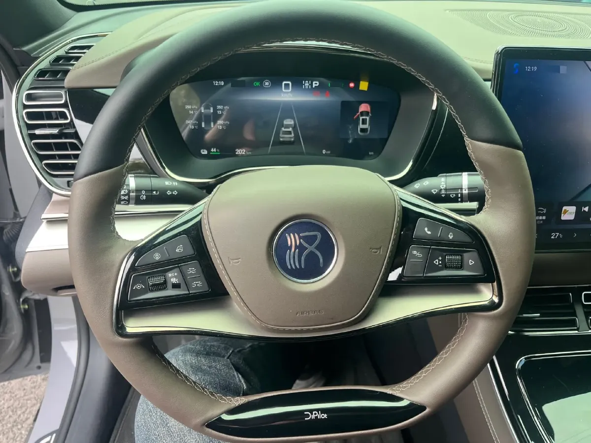 2024 BYD Han BEV 60.48KWH,autocango,china used car exporter,china ev exporter,chinese used car exporter,chinese used ev exporter