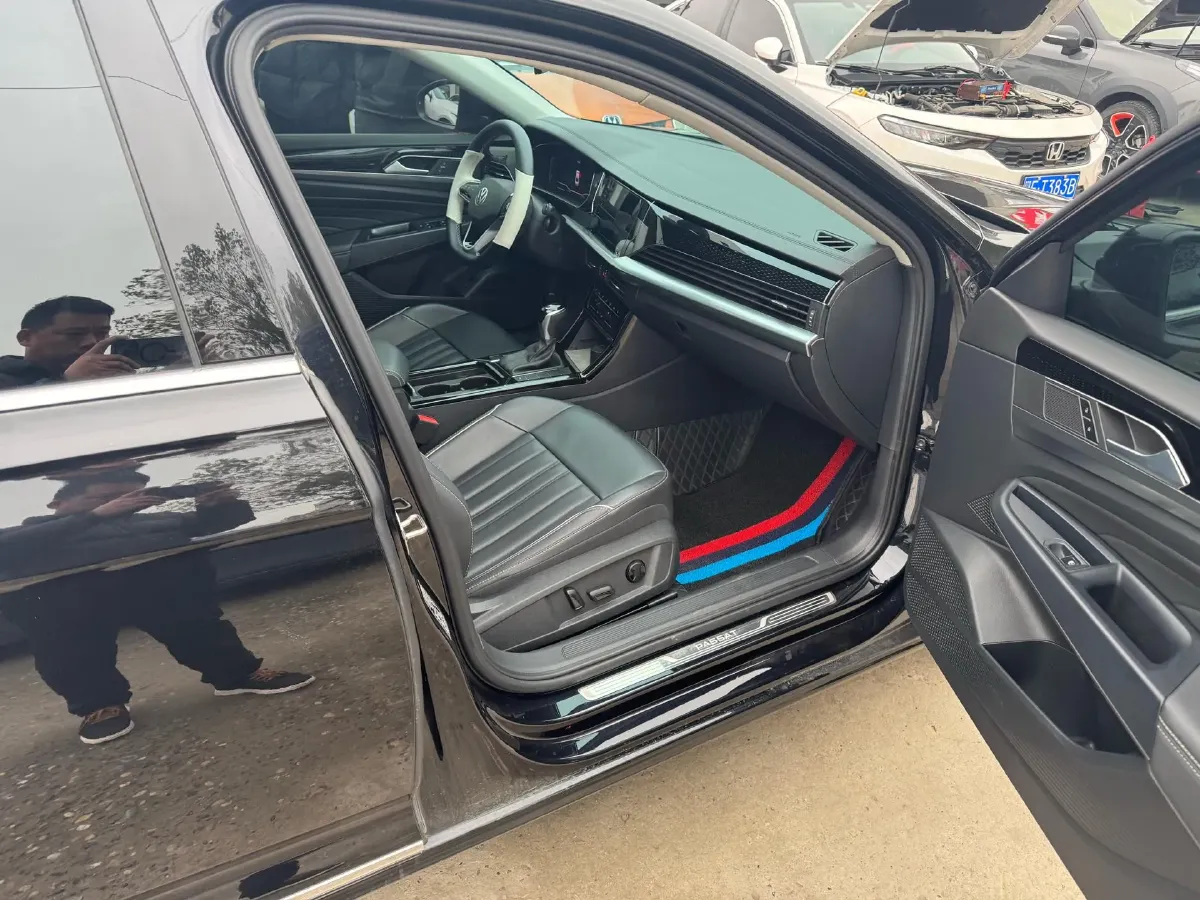 2023 Volkswagen Passat 2.0T 186HP L4 7DCT,autocango,china used car exporter,china ev exporter,chinese used car exporter,chinese used ev exporter