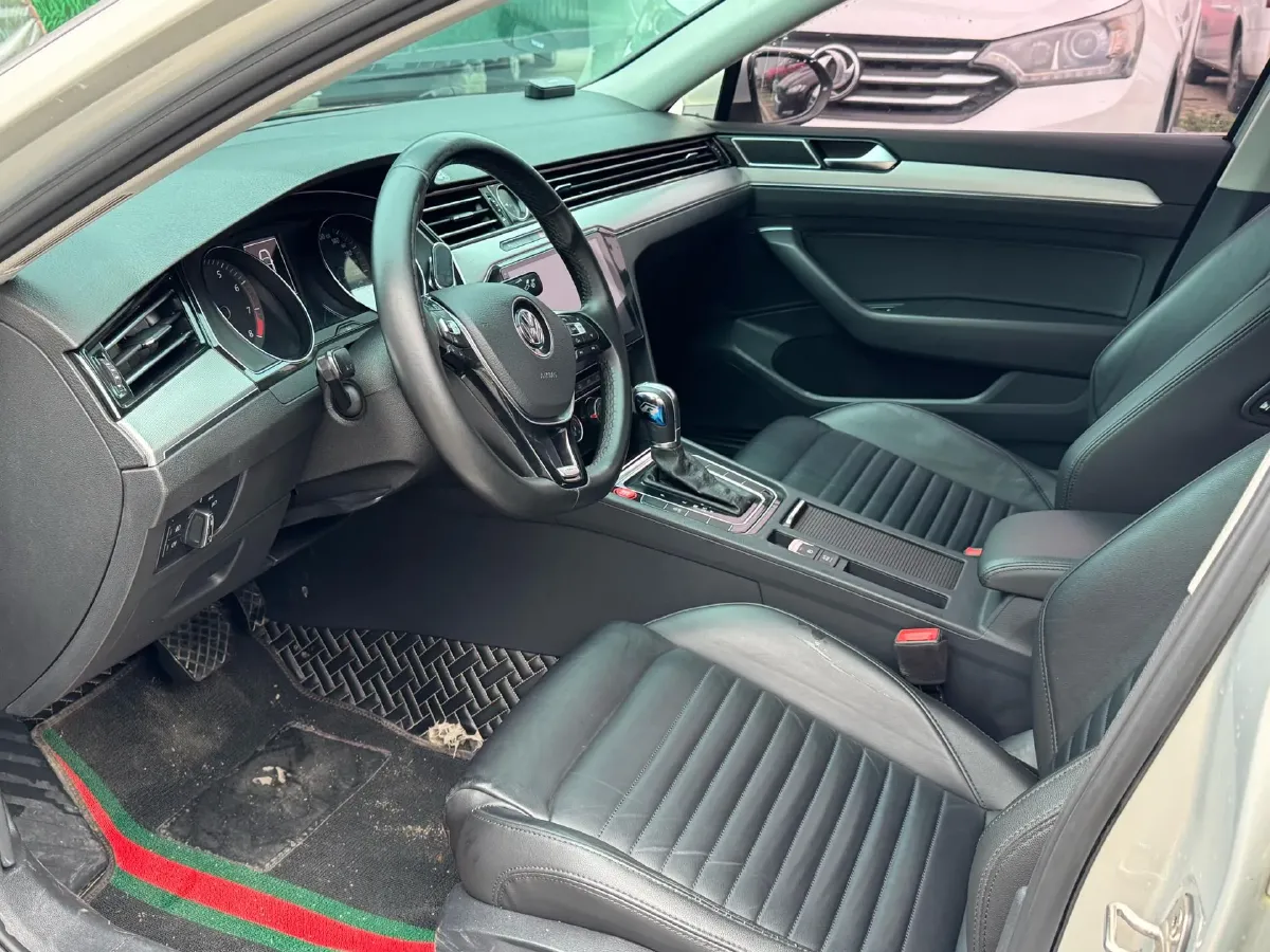 2018 Volkswagen Magotan 1.8T 180HP L4 7DCT,autocango,china used car exporter,china ev exporter,chinese used car exporter,chinese used ev exporter