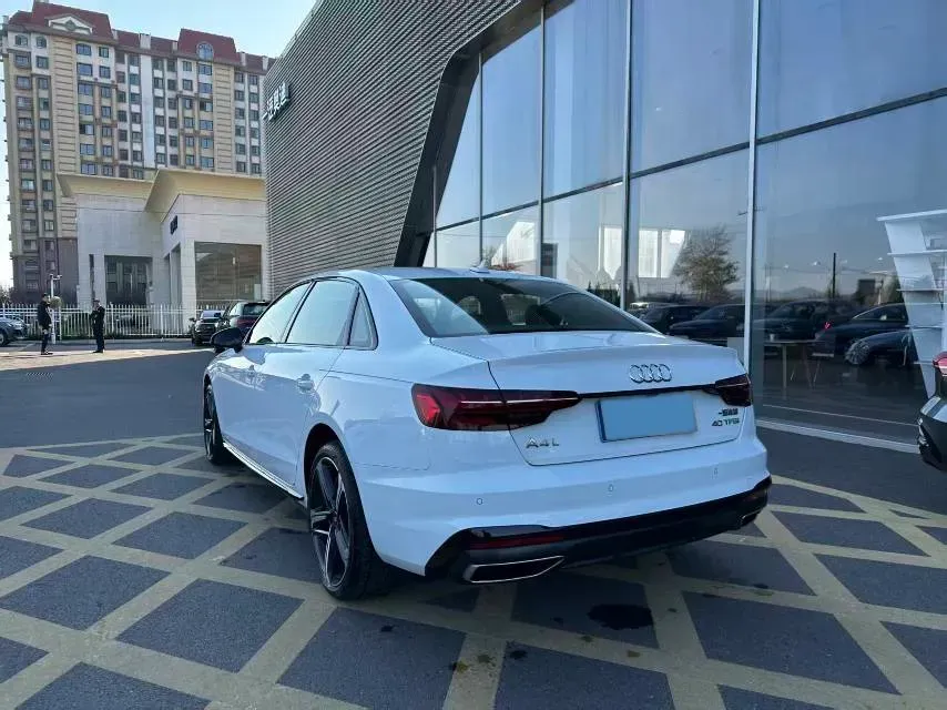 2024 Audi A4L 2.0T 190HP L4 7DCT,autocango,china used car exporter,china ev exporter,chinese used car exporter,chinese used ev exporter