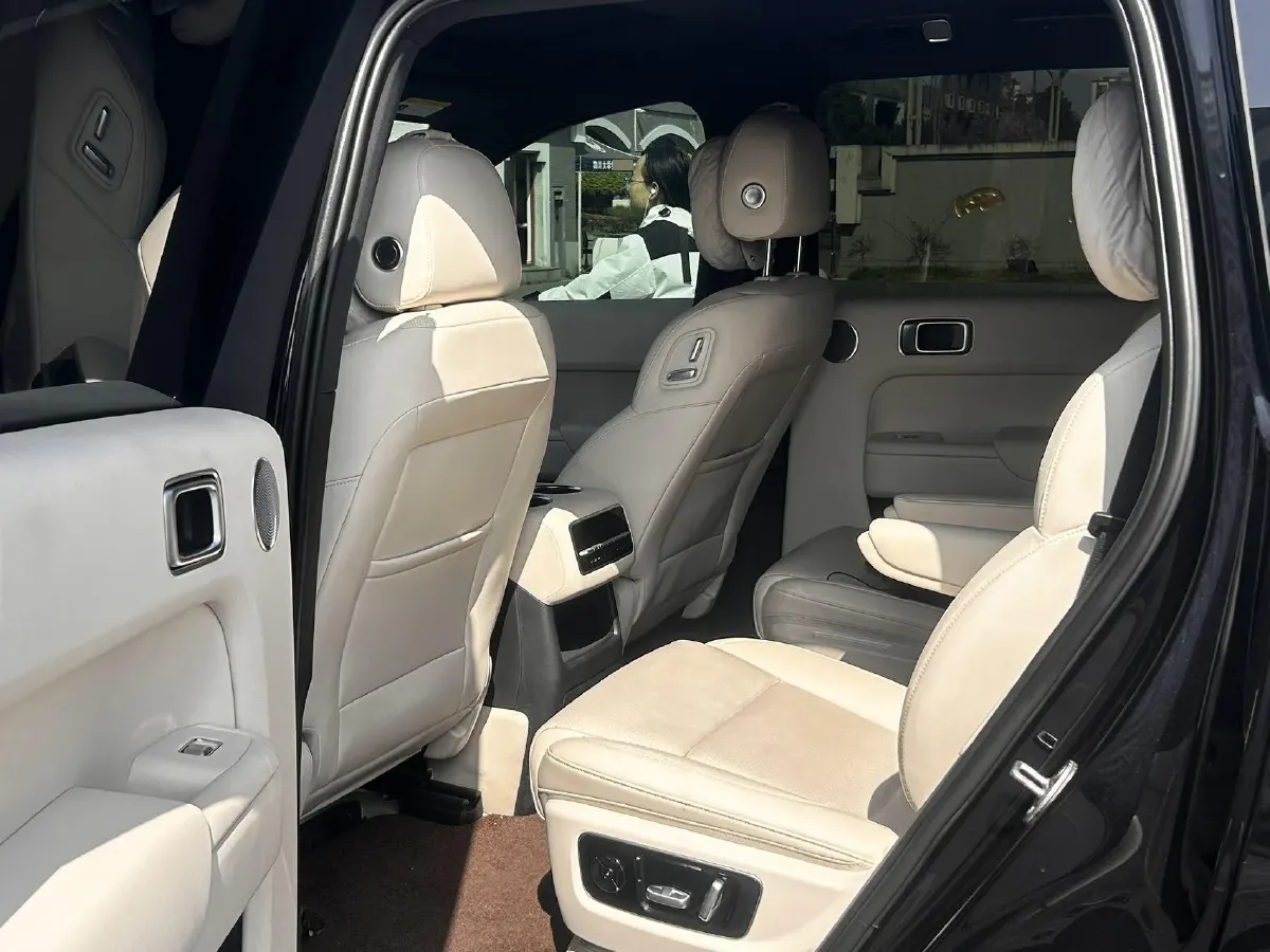 2023 Li L8 Range Extended 154HP REEV 40.9KWH,autocango,china used car exporter,china ev exporter,chinese used car exporter,chinese used ev exporter