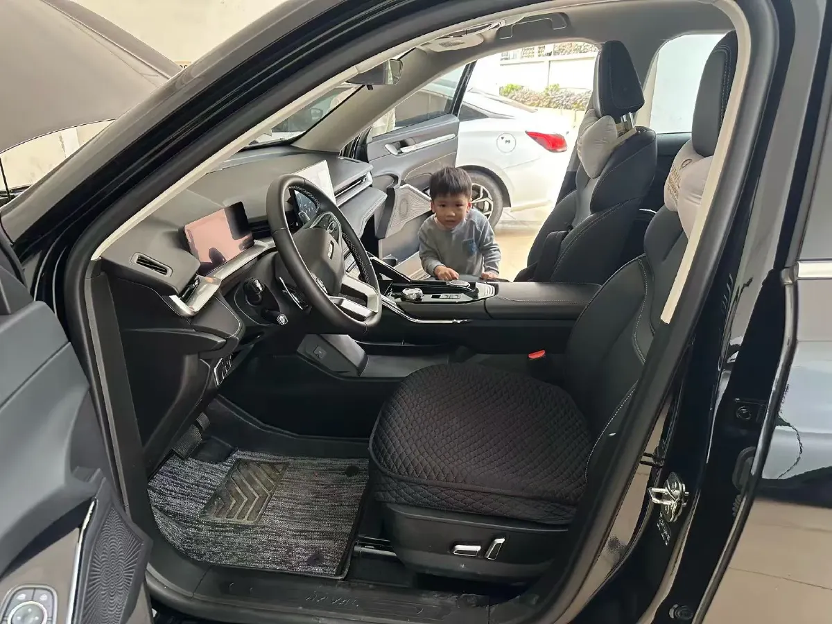 2024 Haval H6 1.5T 184HP L4 7DCT,autocango,china used car exporter,china ev exporter,chinese used car exporter,chinese used ev exporter