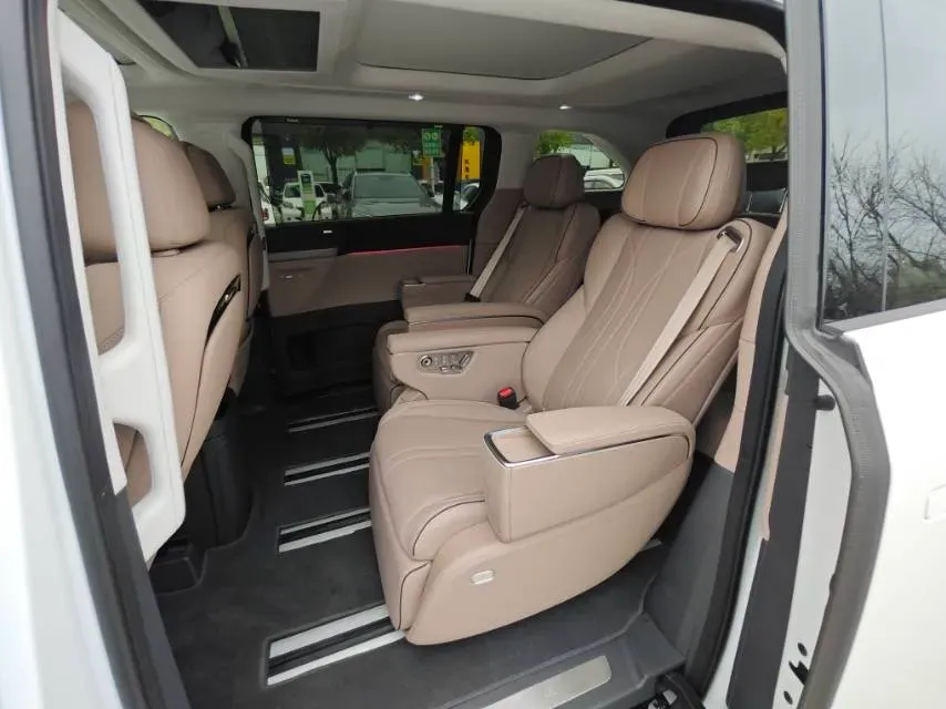 2025 Xpeng X9 BEV,autocango,china used car exporter,china ev exporter,chinese used car exporter,chinese used ev exporter