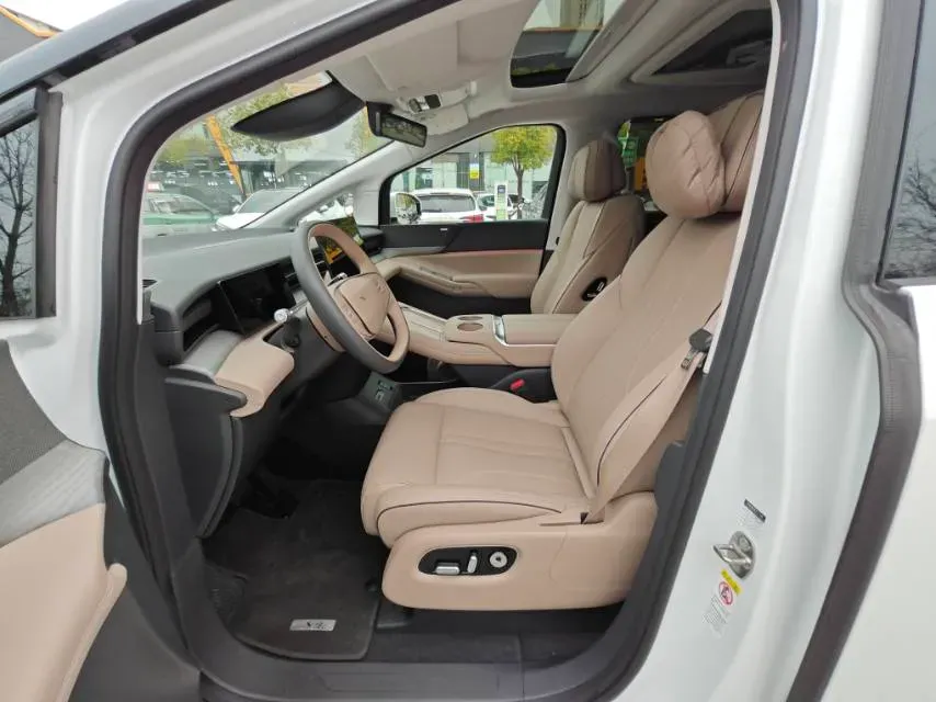 2025 Xpeng X9 BEV,autocango,china used car exporter,china ev exporter,chinese used car exporter,chinese used ev exporter