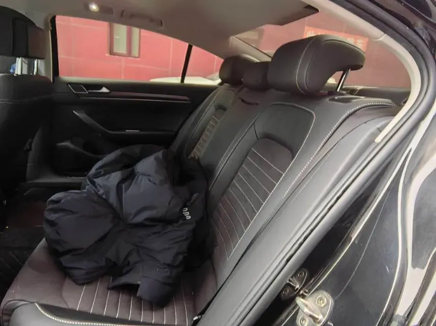 2020 Volkswagen Magotan 2.0T 186HP L4 7DCT,autocango,china used car exporter,china ev exporter,chinese used car exporter,chinese used ev exporter