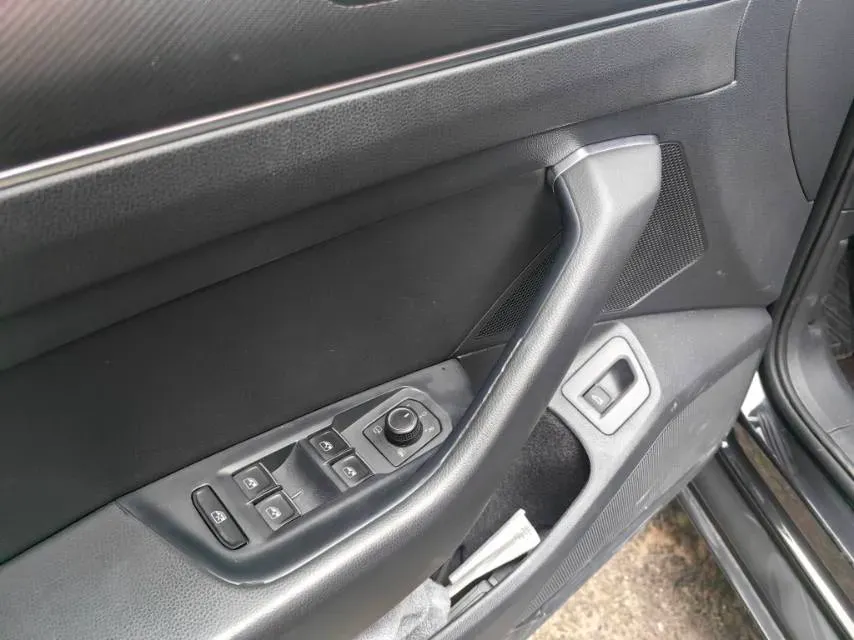 2020 Volkswagen Magotan 2.0T 186HP L4 7DCT,autocango,china used car exporter,china ev exporter,chinese used car exporter,chinese used ev exporter