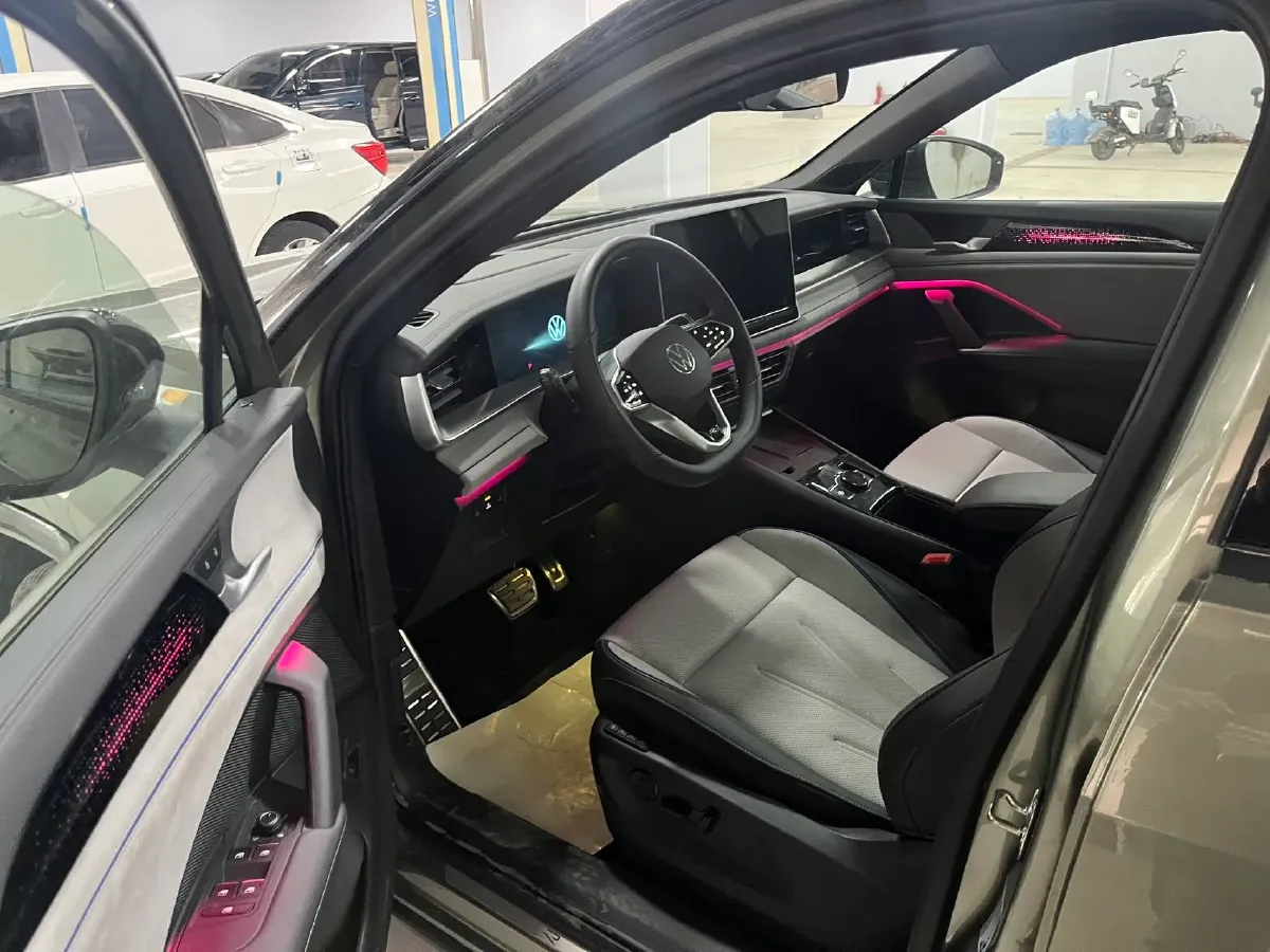 2026 Volkswagen Tayron 2.0T 220HP L4 7DCT,autocango,china used car exporter,china ev exporter,chinese used car exporter,chinese used ev exporter