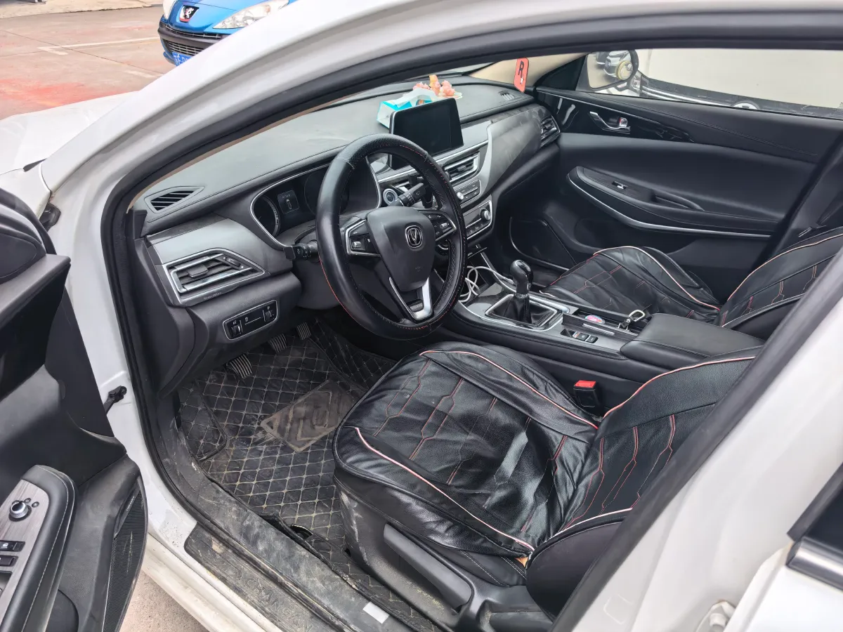 2020 ChangAn Raeton CC 1.5T 156HP L4 6MT,autocango,china used car exporter,china ev exporter,chinese used car exporter,chinese used ev exporter