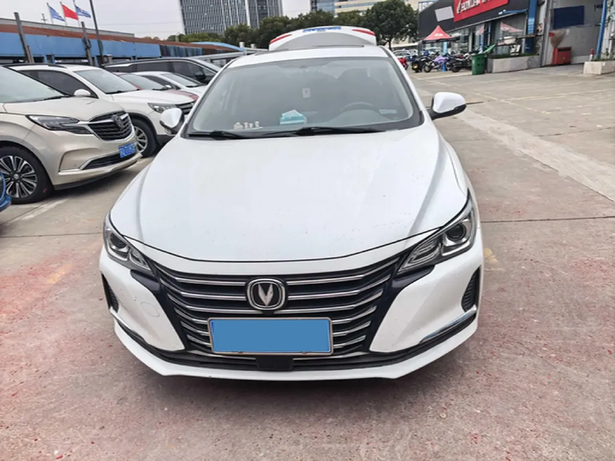 2020 ChangAn Raeton CC 1.5T 156HP L4 6MT,autocango,china used car exporter,china ev exporter,chinese used car exporter,chinese used ev exporter