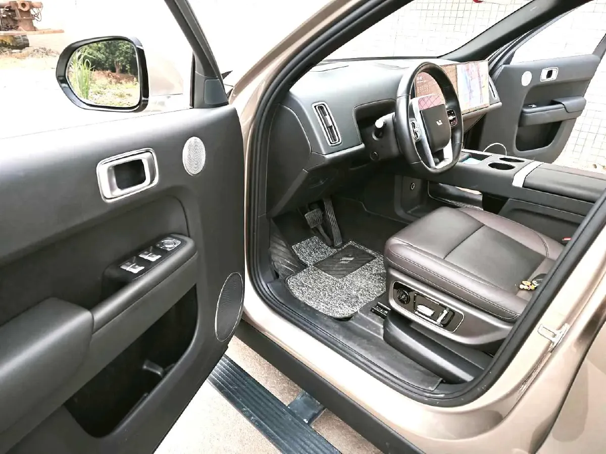 2022 Li L9 Range Extended 154HP REEV 42.6KWH,autocango,china used car exporter,china ev exporter,chinese used car exporter,chinese used ev exporter