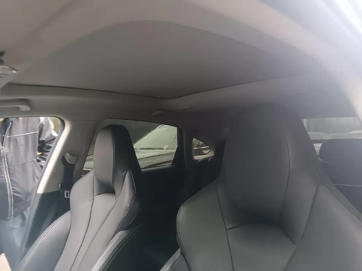 2021 ChangAn UNI-K 2.0T 233HP L4 8AT,autocango,china used car exporter,china ev exporter,chinese used car exporter,chinese used ev exporter