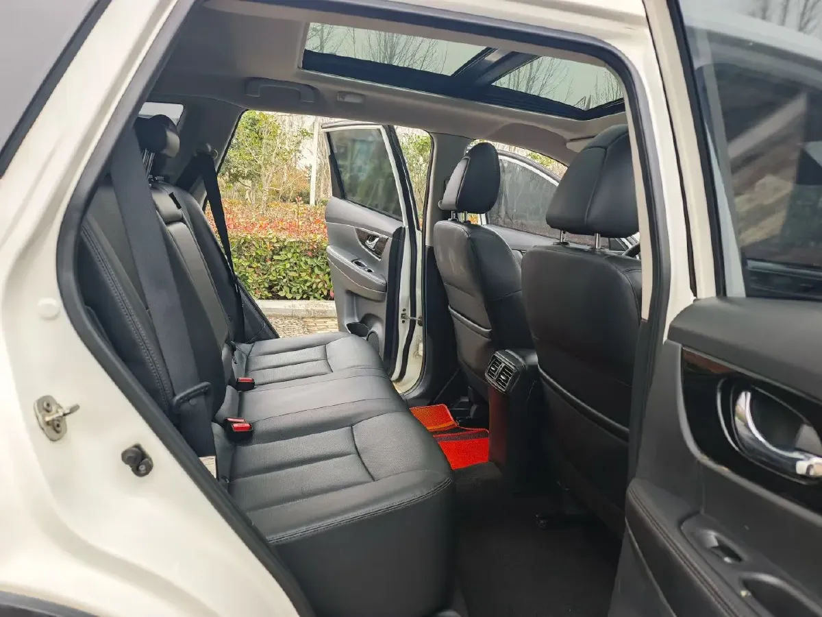 2021 Nissan X-Trail 2.0L 151HP L4 CVT,autocango,china used car exporter,china ev exporter,chinese used car exporter,chinese used ev exporter