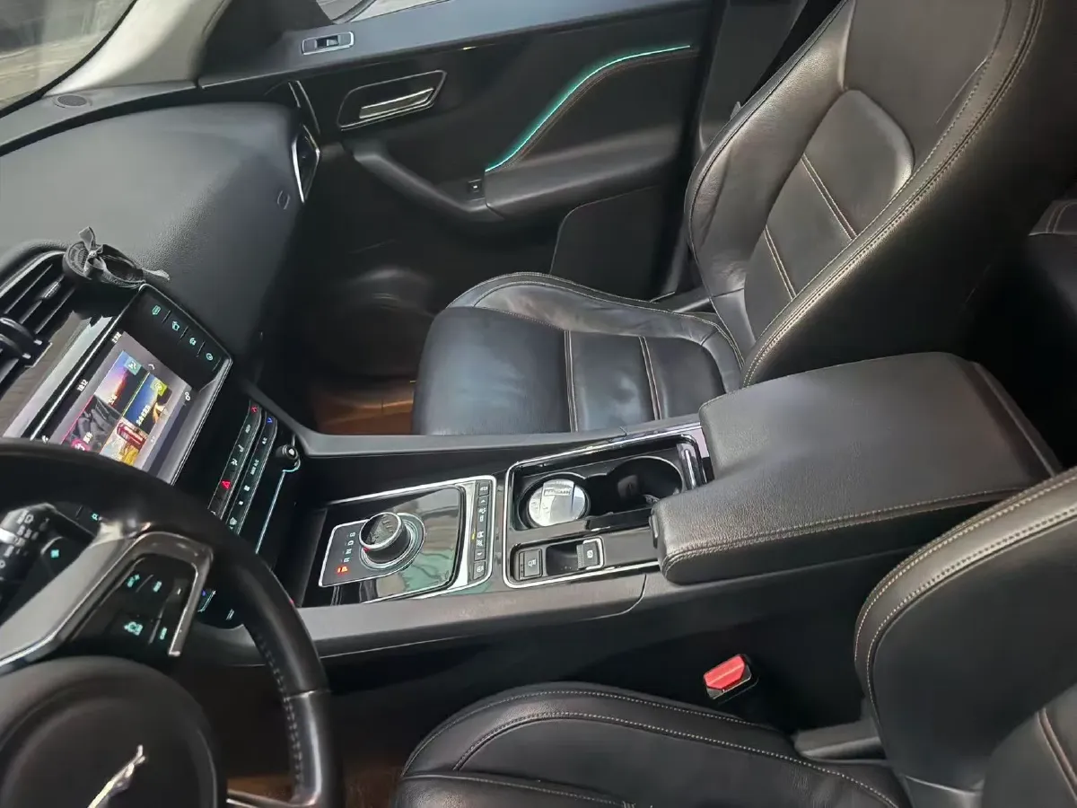 2018 Jaguar F-PACE 2.0T 250HP L4 8AT,autocango,china used car exporter,china ev exporter,chinese used car exporter,chinese used ev exporter