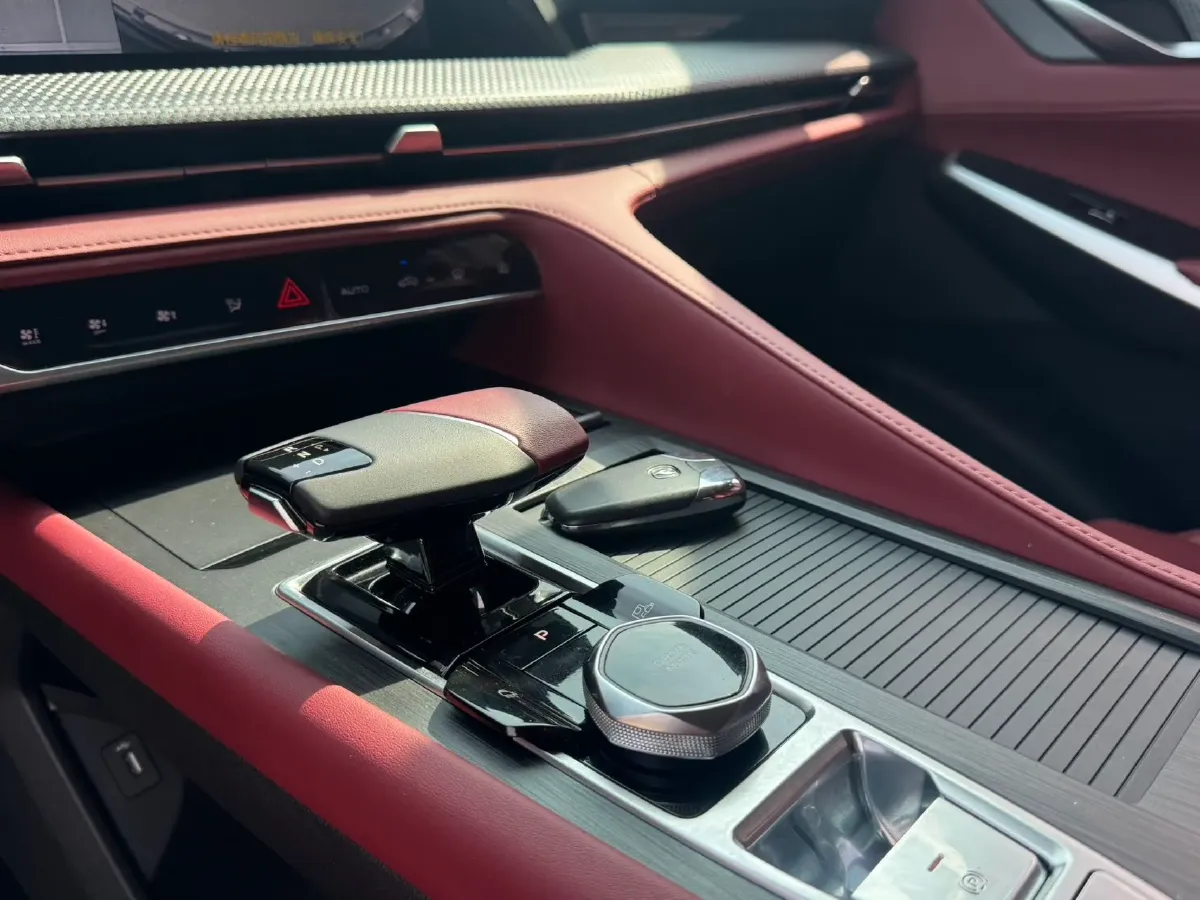 2022 ChangAn CS75 Plus 1.5T 178HP L4 6AT,autocango,china used car exporter,china ev exporter,chinese used car exporter,chinese used ev exporter