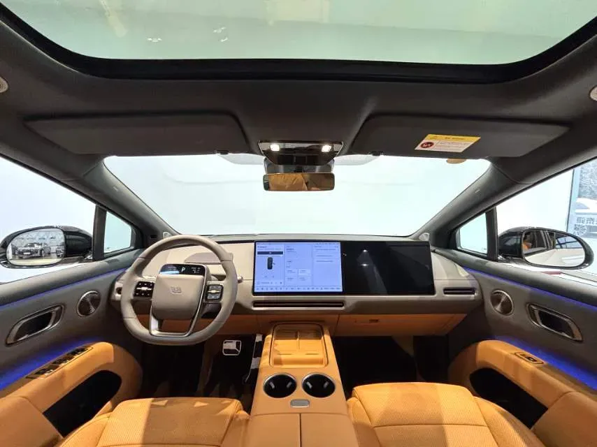 2025 Li i8 BEV,autocango,china used car exporter,china ev exporter,chinese used car exporter,chinese used ev exporter